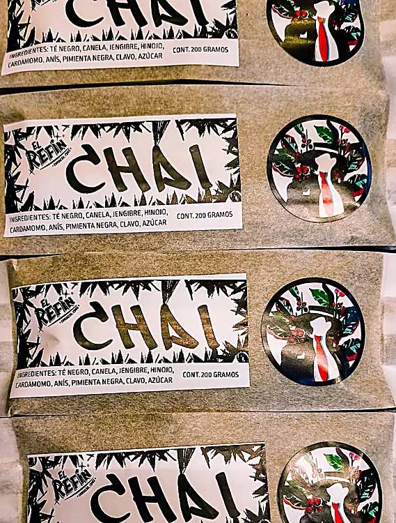 Bolsas de chai de El Refin con su etiqueta de ingredientes